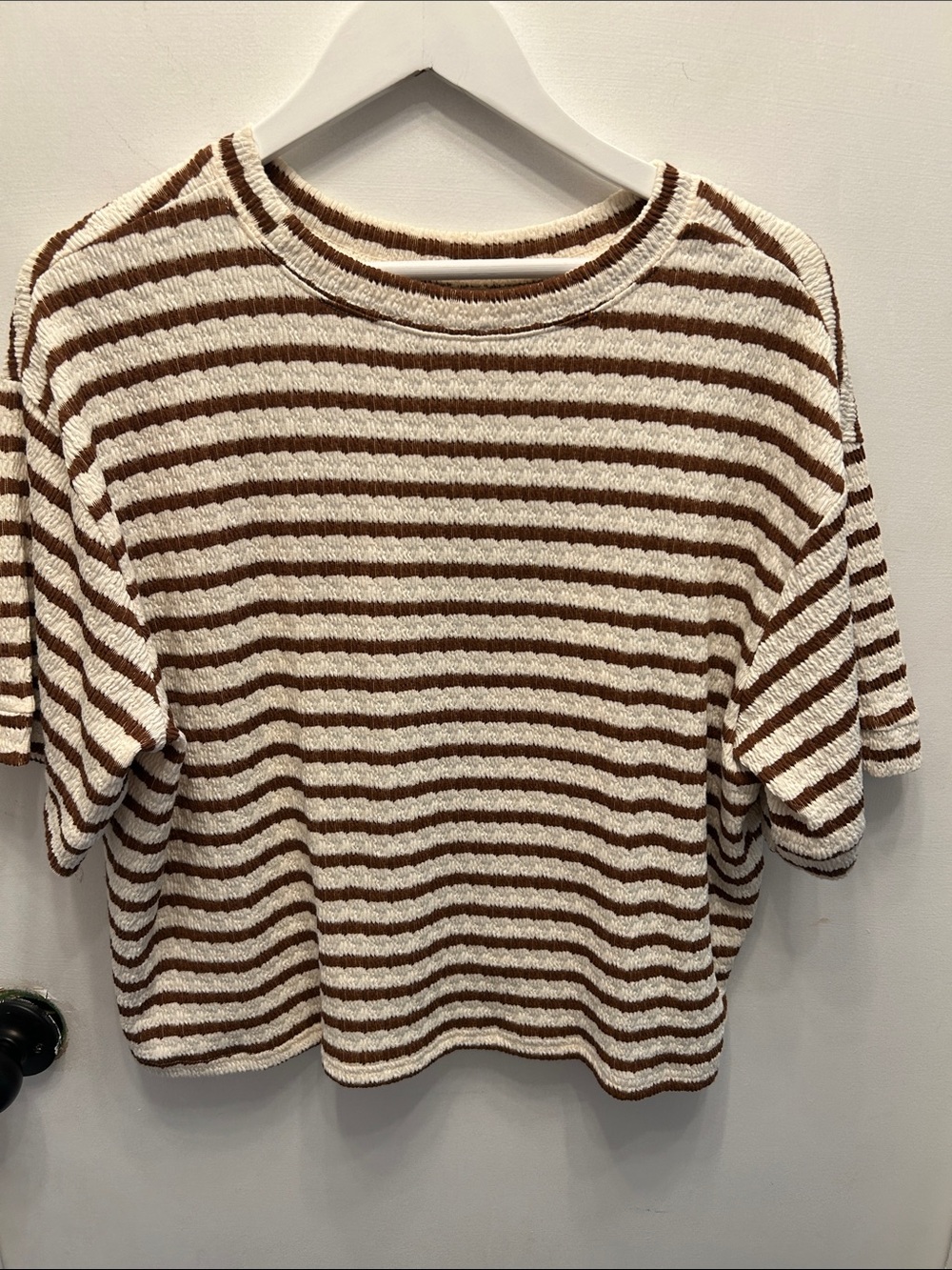 Striped Short Set .Knit Top and Matching Shots in Cream and Brown Never Worn - Picture 4 of 10
